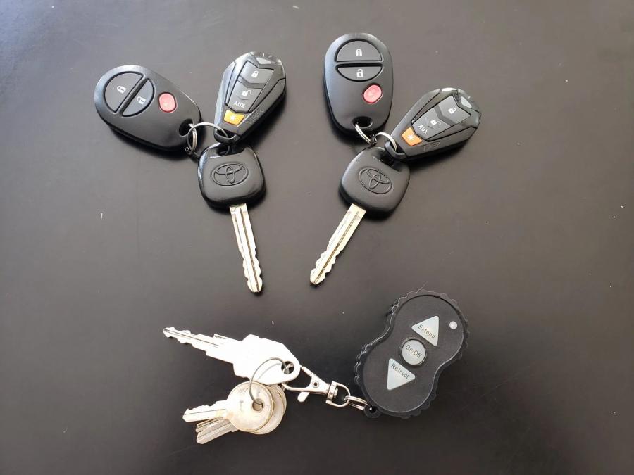  Toyota Tundra CrewMax 4x4 Zombie Apocalypse 2013 года  (фото 459 из 461)